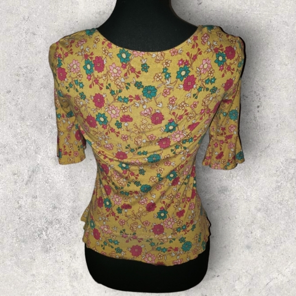 💖Aeropostal Yellow Floral Tee (Size XS) - Picture 10 of 14